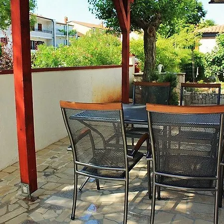 Apartments Daniela 867 شقة