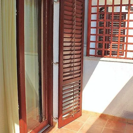 Apartments Daniela 867 شقة